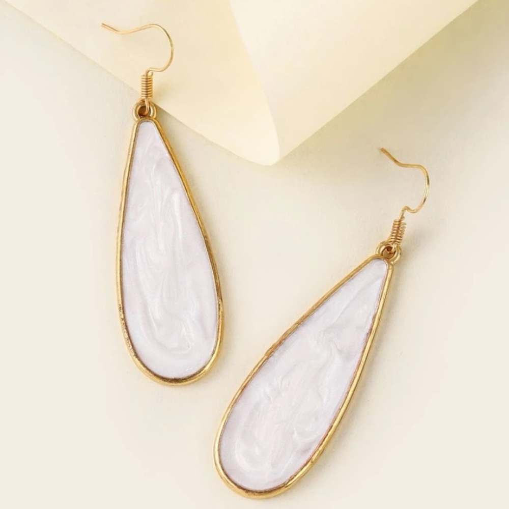 *BUNDLE 3 SAVE 20%* NWT GEOMETRIC DROP EARRINGS PEARL - Picture 3 of 3